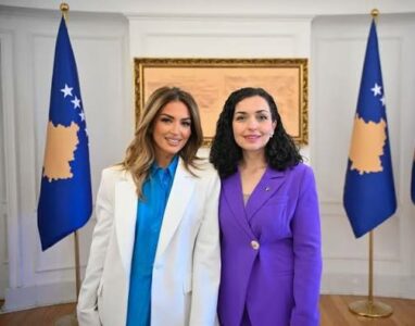 Motra e Vjosa Osmanit u licencua për avokate pa i plotësuar kushtet