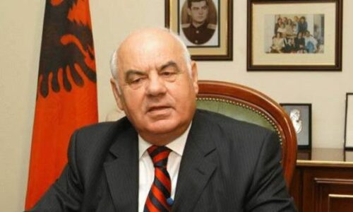 “Jam UÇK”! Protesta në Tiranë, Moisiu: Po mbahen padrejtësisht në burg