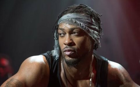 ‘Shuhet’ këngëtari me famë botërore