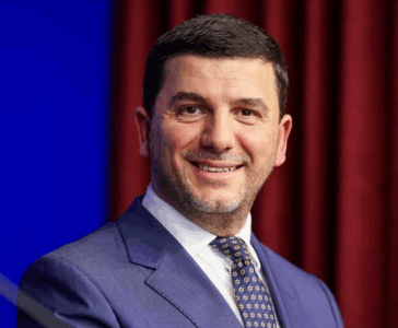 Memli Krasniqi jep dorëheqje nga posti i kryetarit të PDK-së