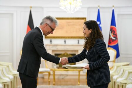 Presidentja Osmani pranoi letrat kredenciale nga ambasadori i ri i Gjermanisë, Rainer Rudolph