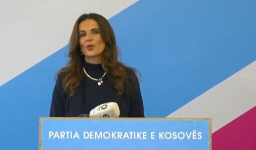 Çitaku i reagon Kurtit: Mos na e bajë dertin neve, ne kryetar e kemi Bedri Hamzën