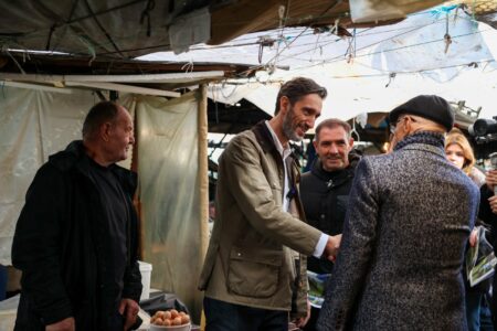 Uran Ismaili në pazarin e vjetër të Prishtinës: Turpi i qeverisjeve 25-vjeçare, transformimi i tij nis nga 12 tetori