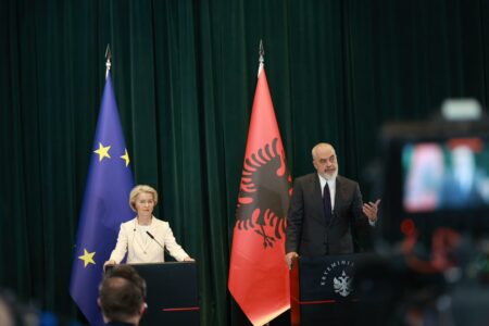 Von der Leyen: Shqipëria po ecën me shpejtësi rekord drejt BE-së