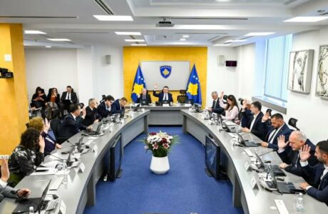 Qeveria në detyrë – në shkelje të ligjit apo në mbrojtje të shtetit?