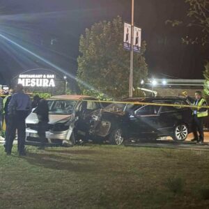 Aksident me fatalitet në Mitrovicë, humb jetën një 55-vjeçar – lëndohen katër të tjerë