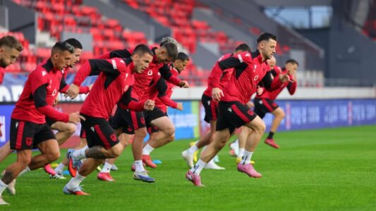 Kuqezinjtë ruhen me makina të blinduara, “zhduket” flamuri shqiptar – Federata serbe: S’donim incidente