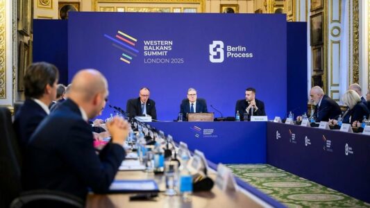 Merz, Kosovës dhe Serbisë: Intensifikoni dialogun për normalizim, e keni mbështetjen time