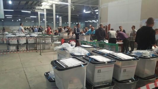 KQZ njofton për shpërndarjen e materialit zgjedhor për Zgjedhjet Lokale të 12 tetorit