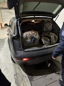 Dogana sekuestron drogë, municion dhe orë “Rolex”