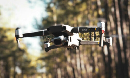 Dy shtetas të Serbisë që hynë ilegalisht në territorin e Kosovës kapen nga droni i KFOR-it, shoqërohen në polici