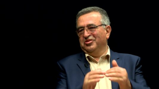 Klosi përkrah protestën për krerët e UÇK-së në Tiranë: Vendimi mund të jetë absurd, si vetë Gjykata Speciale!