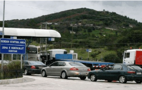 Greva e doganierëve ndalon qarkullimin e automjeteve nga Greqia në Shqipëri