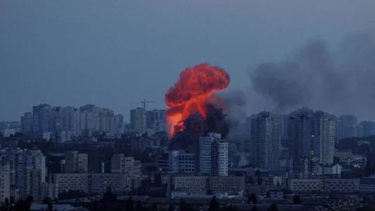 Ukraina sulmon Rusinë me gati 200 dronë