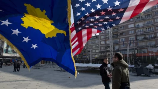 “Miqtë e Amerikës” përshëndesin amendamentin e senatorëve amerikanë për njohje reciproke Kosovë–Serbi