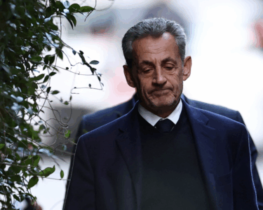 Sarkozy u përball me britma dhe kërcënime në burg – publikohen pamjet në rrjetet sociale