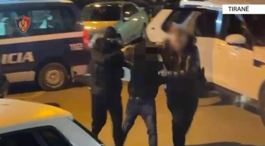 Shpërndanin kanabis në zonën e Kamzës, arrestohen tre persona