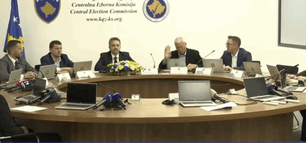 Radoniqi: Deri më tani nuk janë raportuar parregullsi që cenojnë integritetin e zgjedhjeve