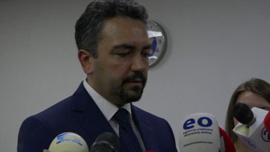 Voton kryetari i KQZ-së, Kreshnik Radoniqi