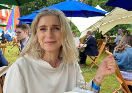 Mjekja shqiptare ftohet nga Mbreti Charles për të marrë pjesë në ndarje të çmimeve