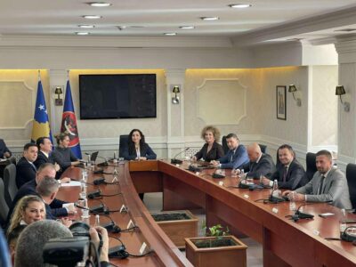 Nis takimi i liderëve politikë me Vjosa Osmanin