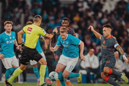 Napoli bëhet lider i Serie A, fiton lehtë ndaj Interit në derbi