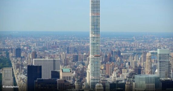 Alarm në Nju Jork, rrokaqielli ikonik i miliarderëve rrezikon të shembet