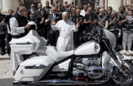 BMW-ja e Papës shitet për kaq euro