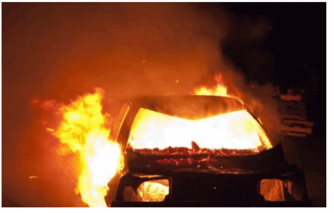 Arrestohen tre persona për zjarrin në parking dhe automjetet e djegura në Lipjan