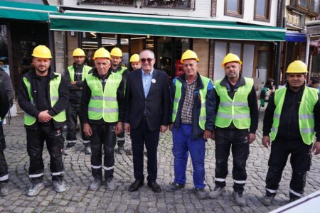 Shaqir Totaj: Më shumë në terren se në zyrë, punë për çdo lagje e fshat të Prizrenit