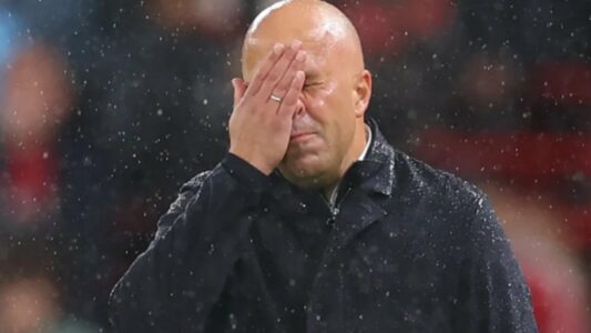 Liverpool, kriza nuk ka fund, Arne Slot drejt shkarkimit