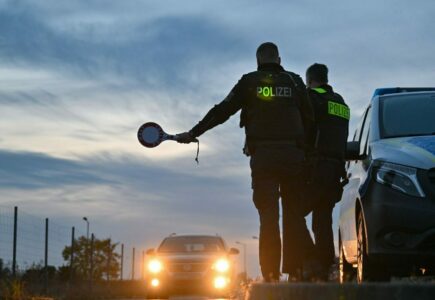 Policia zbulon migrantë nga Egjipti pa dokumente, arreston kosovarin në Klinë