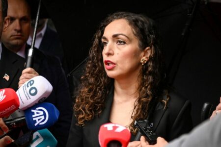 Vjosa Osmani lëshon ‘kunja’: Në politikë besnikëria ndaj parimeve, shndërrohet në pengesë për disa
