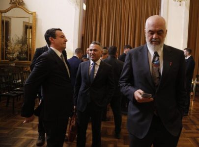 Çfarë nuk u pa nga samiti me liderët e rajonit – Rama i fokusuar në telefon, ja si reagon Albin Kurti