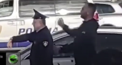 Pamje tronditëse nga Rinasi: Qytetarët përpiqen të thyejnë xhamat e makinës për të nxjerrë viktimën (Video)