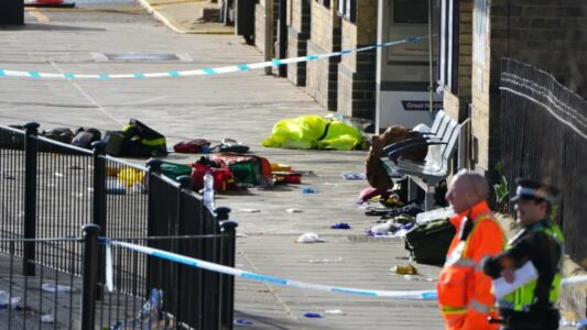 Sulm me thikë në një tren në Britani, 11 të plagosur