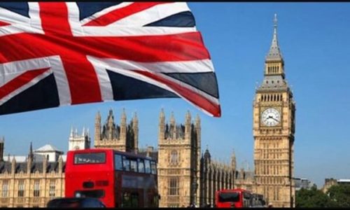 Mbretëria e Bashkuar do të dëbojë rreth 700 familje shqiptare, thotë ministrja e Brendshme