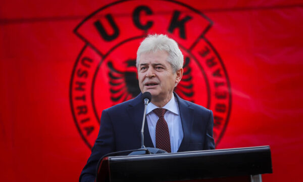 Ali Ahmeti  Hill e konfirmoi që vetëm Millosheviqi e konsideronte UÇK  në si kriminele dhe askush tjetër