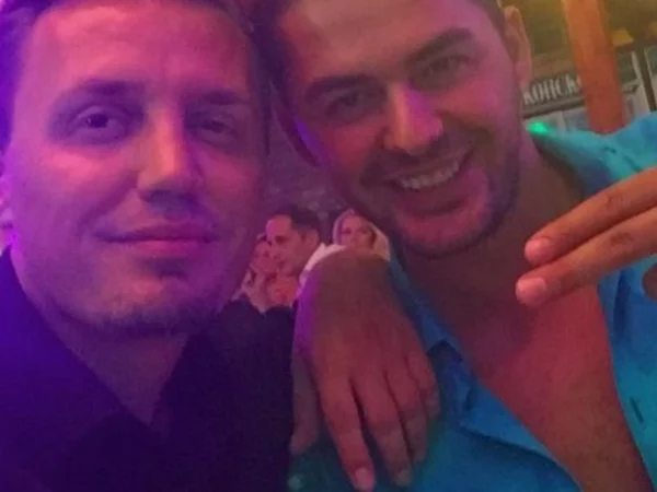 Blero i thyer pas vdekjes së Shpat Kasapit  Drita jote nuk do të shuhet kurrë  gjithmonë do të jem krenar që të quajta mik