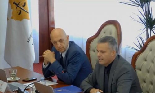 Anëtarët lëshojnë sallën, përfundon mbledhja e KPK’së ku u kërkua të futet në rend dite shkarkimi i Besim Kelmendit