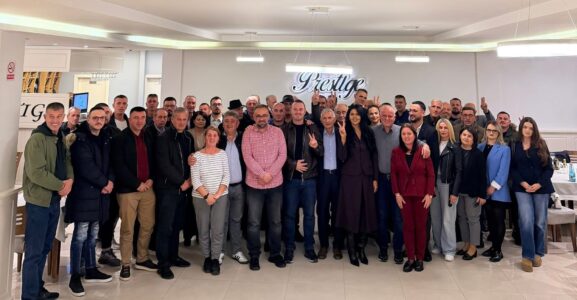 Krasniqi kundër veprimeve të Xhafer Tahirit: LDK në Vushtrri nuk i nënshtrohet pazareve politike