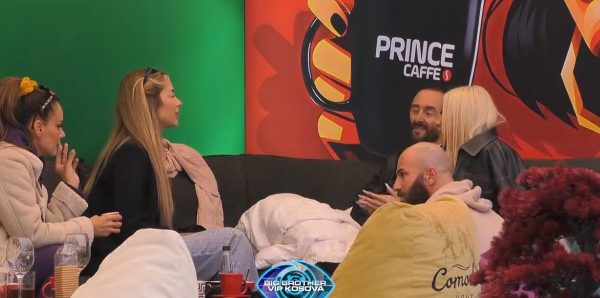 Benita i kërkon falje sërish Elijonës dhe familjes së saj