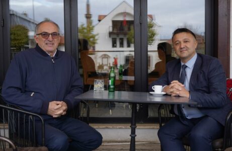Shaqir Totaj takohet me kryetarin e PLE-së, Veton Berisha