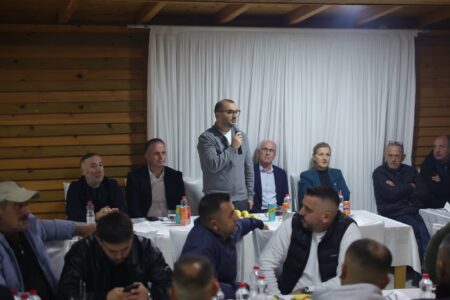 Arbër Ismajli i LDK-së takon qytetarët e Malishevës: Gjiani i ri meriton ndryshim