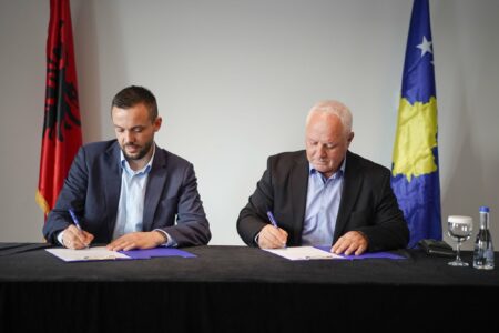 Tahiri pas nënshkrimit të koalicionit: Faleminderit të gjithë strukturave të AAK për besimin dhe mbështetjen