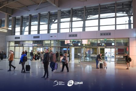 Risi në Aeroportin e Prishtinës: Parking i ri, sisteme më efikase dhe dyqan i ri në sallën e mbërritjeve