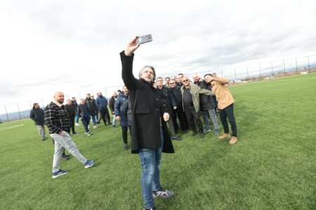 Përurohet stadiumi në Prishtinën e Re, Përparim Rama: Nuk ndalemi