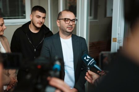 Arbër Ismajli voton: Çdo votë ka peshën e saj