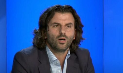 Kraki pas humbjes në Prishtinë: Prej sot Mitrovica është kryeqytet i Kosovës