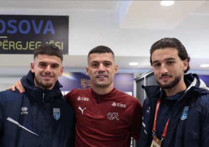 Hajdari publikon fotografi me Xhakën dhe Avdullahun: Jemi një